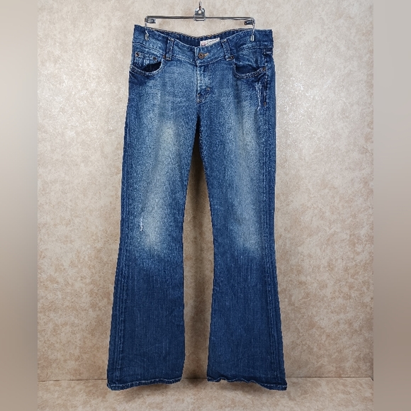 BKE Denim Culture Stretch Flare Leg Jeans Size 29x33.5 Casual Distressed - Picture 1 of 12